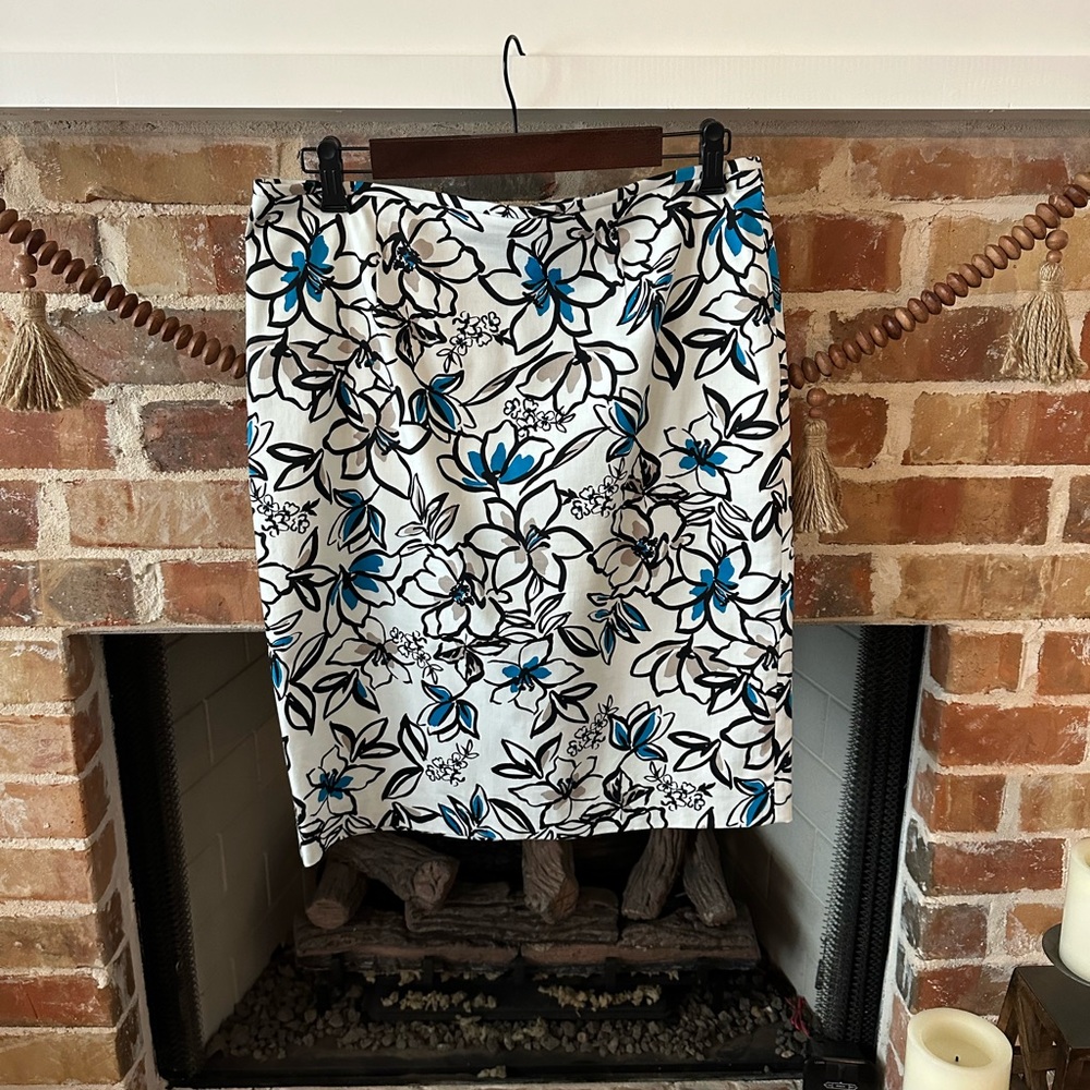 Calvin Klein Floral Pencil Skirt - White and Blue